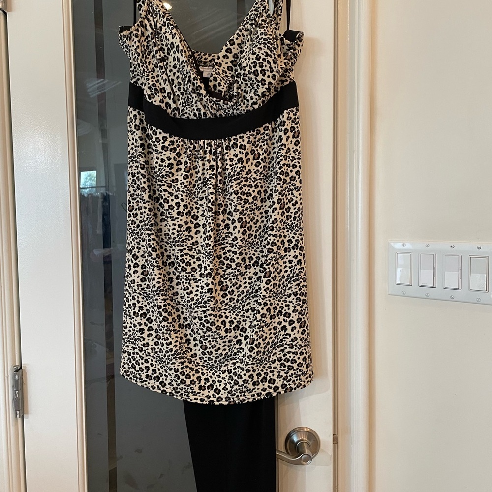 New,  Ladies pant set size 14 Animal print and Black.